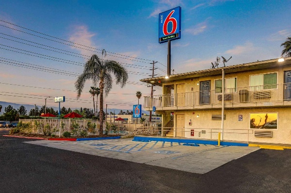 Motel 6-San Bernardino, CA - South Main image